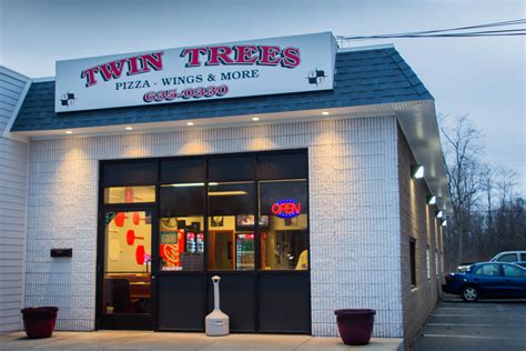 Twin trees baldwinsville - Twin Trees Pizza. ร้านพิซซ่า และ ร้านอาหารอเมริกัน $ $$$. Baldwinsville.